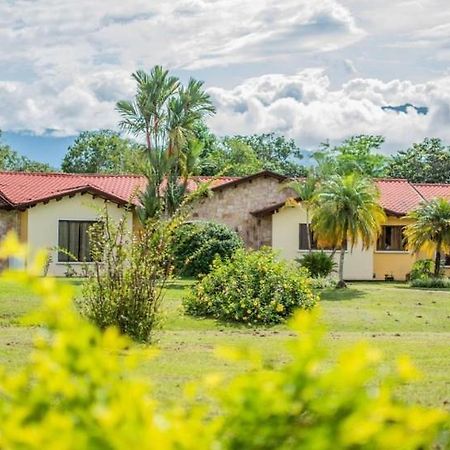 Linda Casa De Verano Con Amplias Zonas Verdes San Isidro De El General Ngoại thất bức ảnh