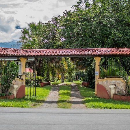 Linda Casa De Verano Con Amplias Zonas Verdes San Isidro De El General Ngoại thất bức ảnh