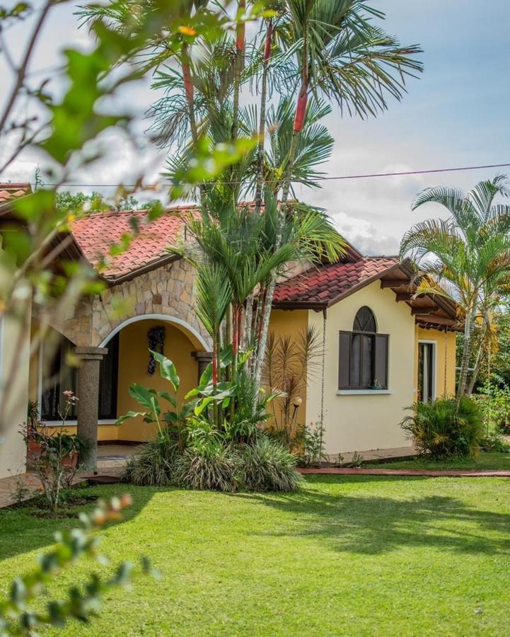 Linda Casa De Verano Con Amplias Zonas Verdes San Isidro De El General Ngoại thất bức ảnh