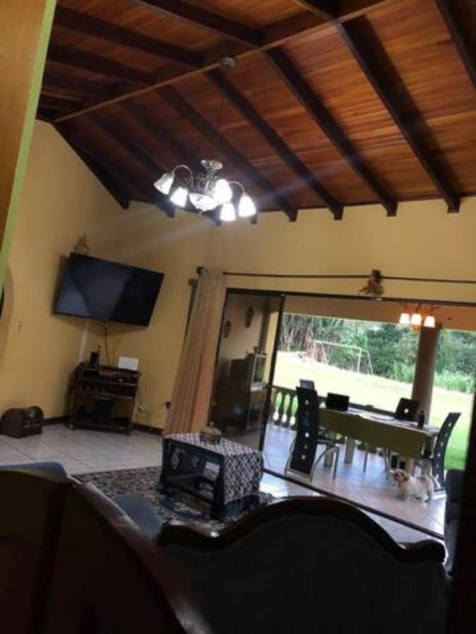 Linda Casa De Verano Con Amplias Zonas Verdes San Isidro De El General Ngoại thất bức ảnh