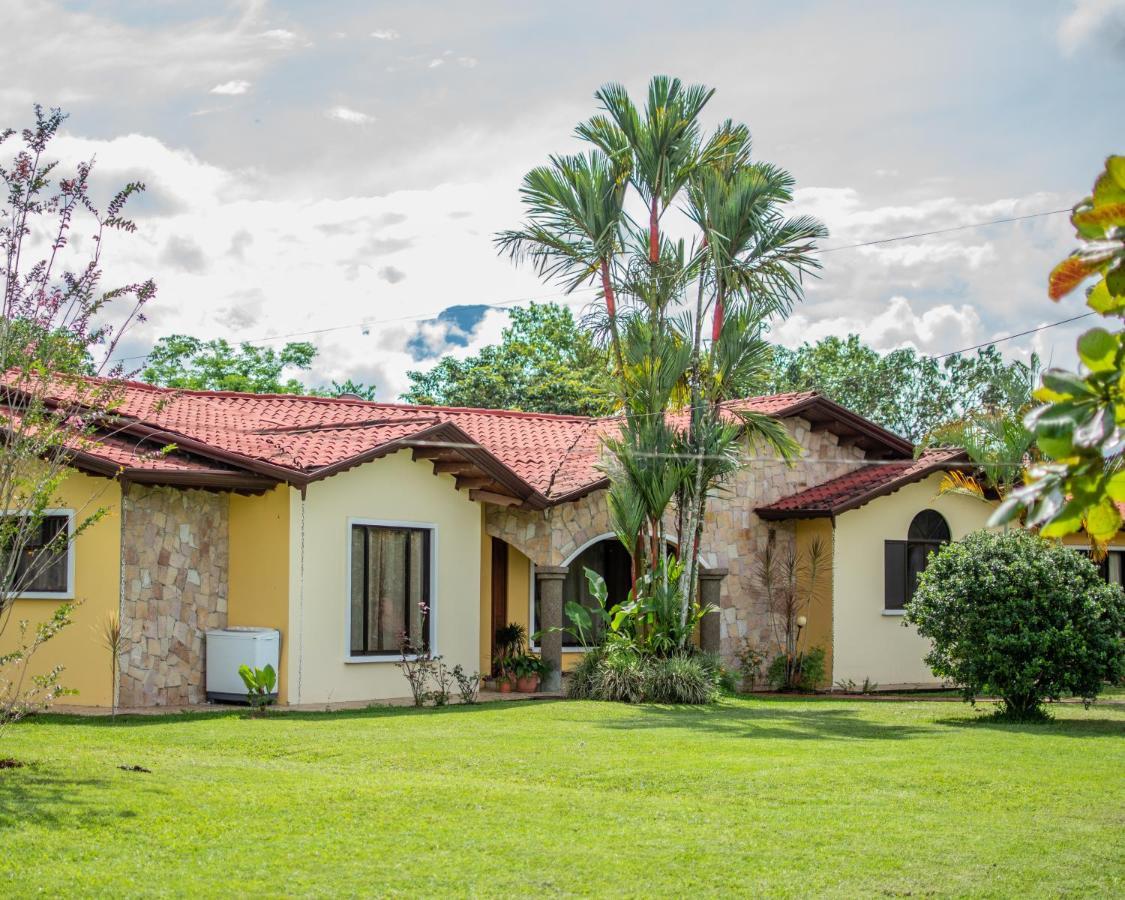 Linda Casa De Verano Con Amplias Zonas Verdes San Isidro De El General Ngoại thất bức ảnh